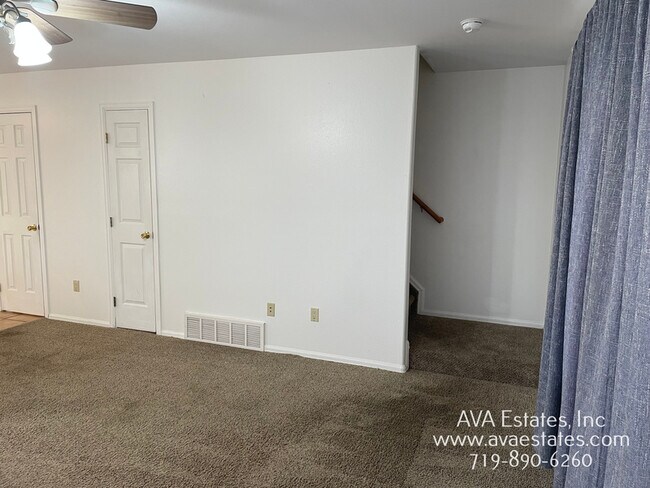 Building Photo - 246 W Coral Dr