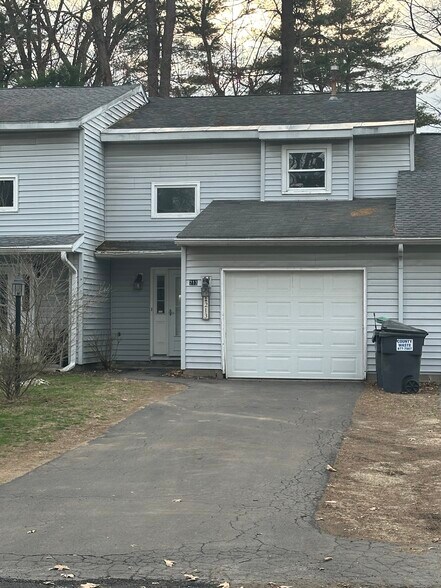 Building Photo - 213 Tallow Wood Dr