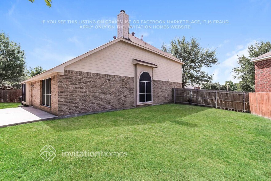 Building Photo - 801 Dayspring Dr