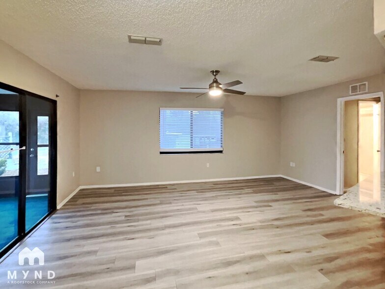 Building Photo - 8703 Briar Patch Dr