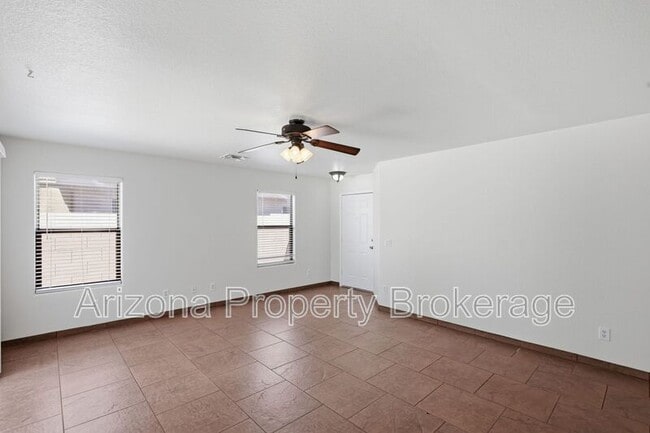 Building Photo - 10249 E Calypso Ave