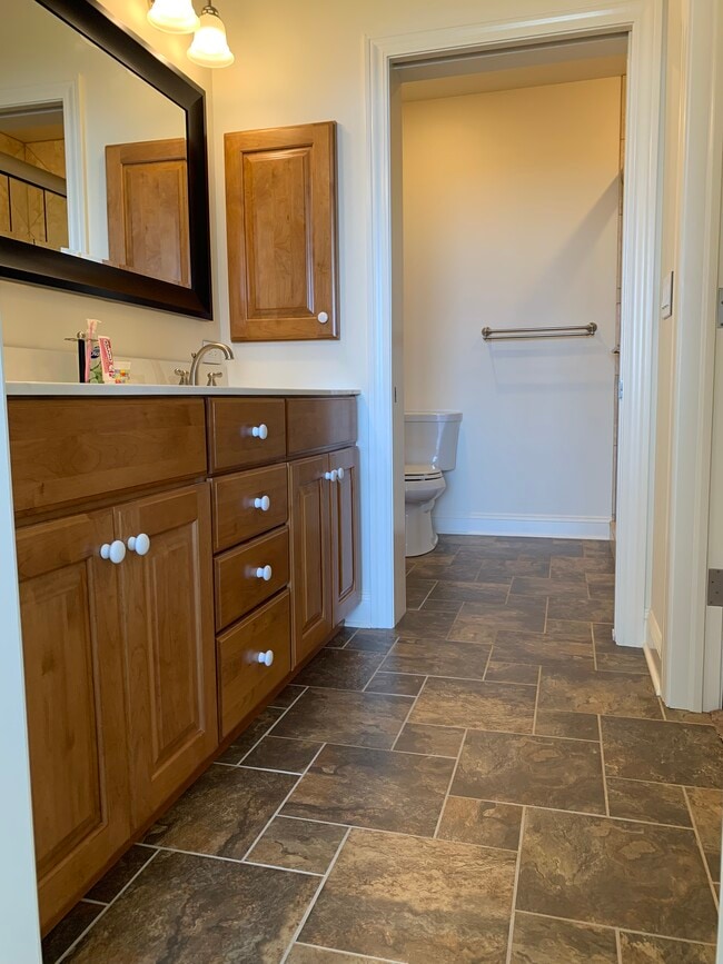 Building Photo - 540 S Lakeshore Blvd