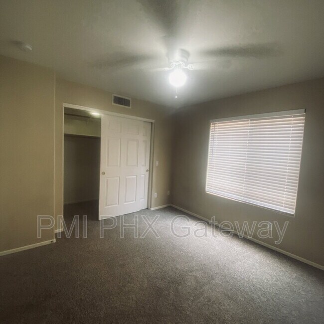 Building Photo - 1152 S Marie Ct