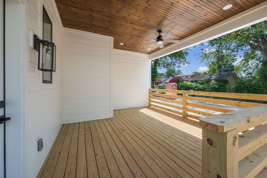 Building Photo - 2523 W Heiman St