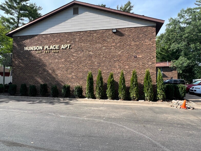 Building Photo - 449 Munson Pl