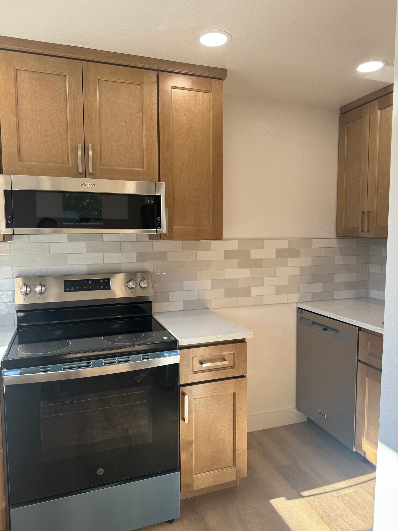 New stainless steel appliances - 3948 S Brandon St