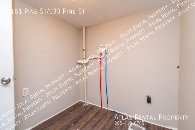 Building Photo - 4161 Pine St