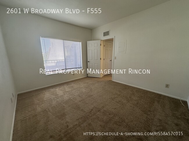 Building Photo - 2601 W Broadway Blvd