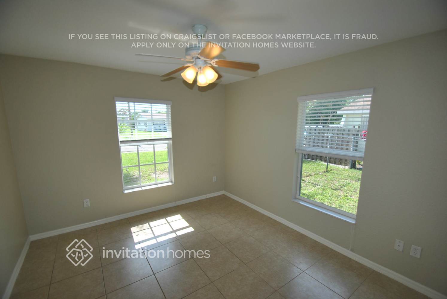 Building Photo - 1660 E Breezy Ln