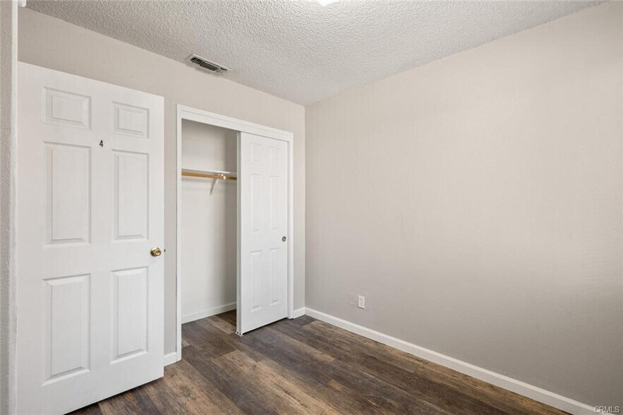 Building Photo - 1256 Warner St