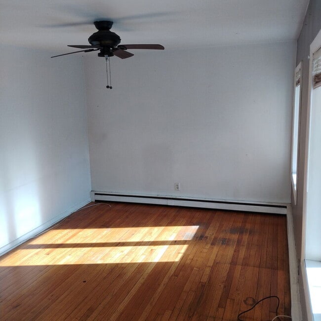 Building Photo - 13 Western Ave