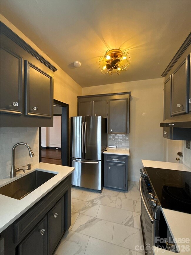 Building Photo - 301 W 10th St