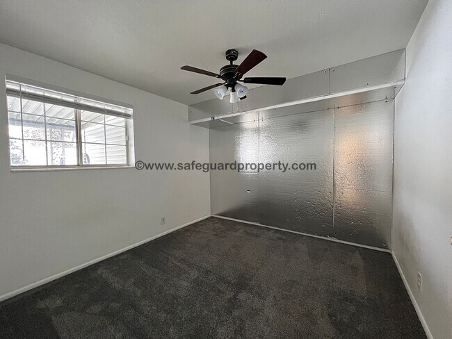 Building Photo - Charming 3-Bedroom Duplex w/ Garage & Shared Yard