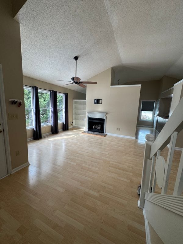 Building Photo - 4 Stonehouse Ct