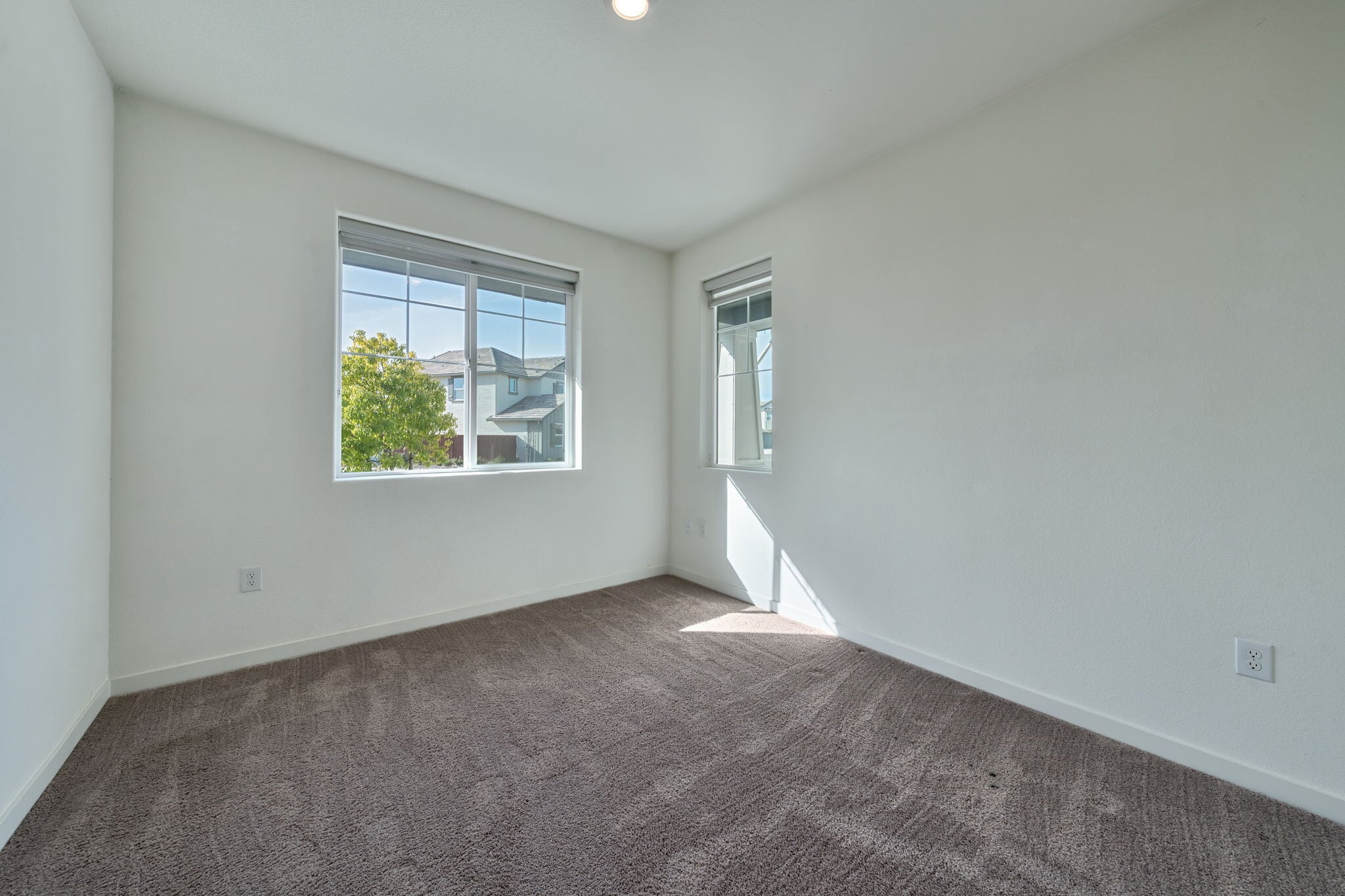 Building Photo - 4522 Drowsy Water Way