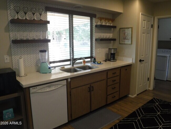 Building Photo - 11029 W Caron Dr