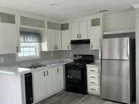 Building Photo - 818 Daily Dr