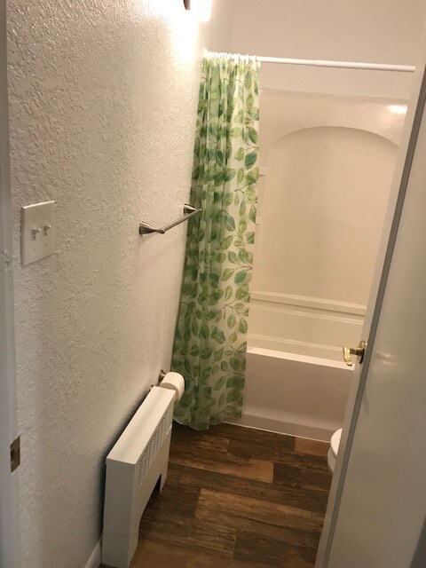 Building Photo - 915 1st St W