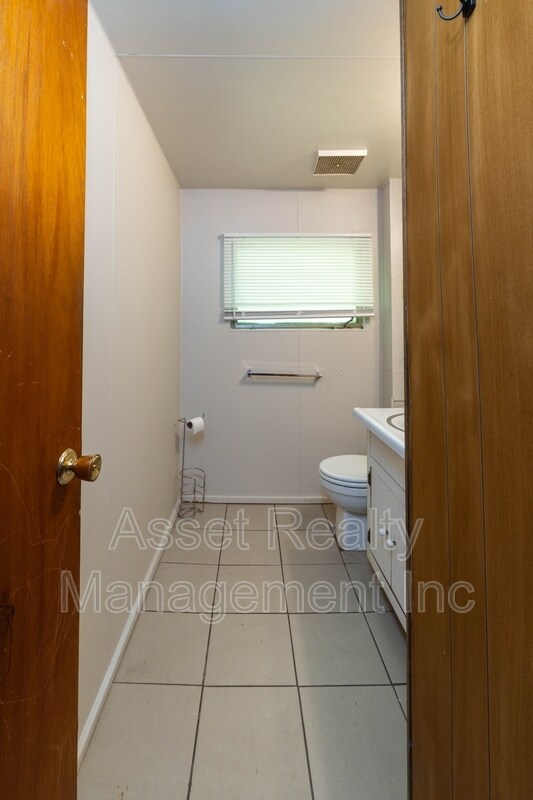 Building Photo - 102 Wainwright Rd