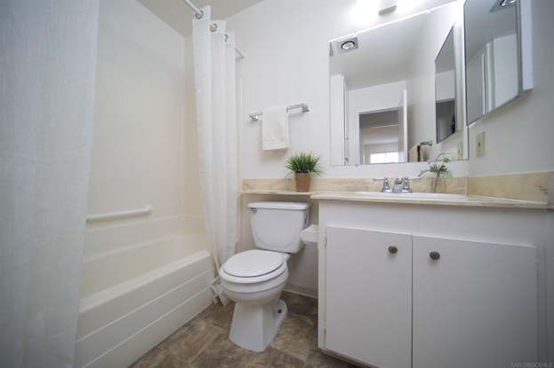 Building Photo - 3549 Castle Glen Dr
