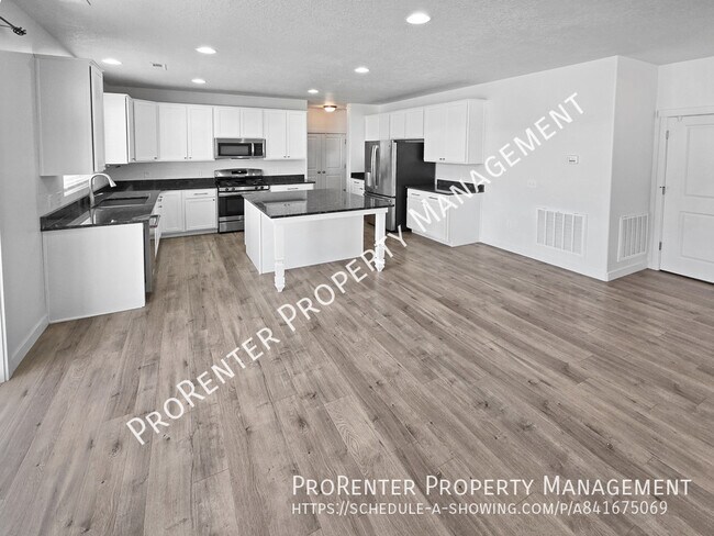 Building Photo - 1152 W Beacon Way
