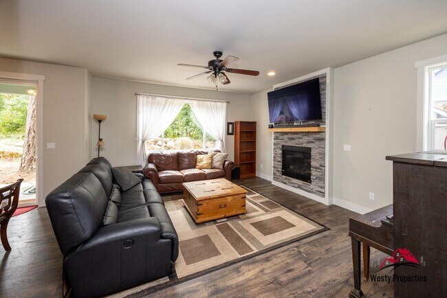 Building Photo - 20948 NE Wistful Vista Dr