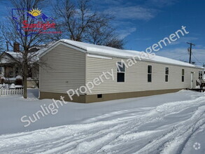 Building Photo - Updated 3 bed 2 bath Mobile