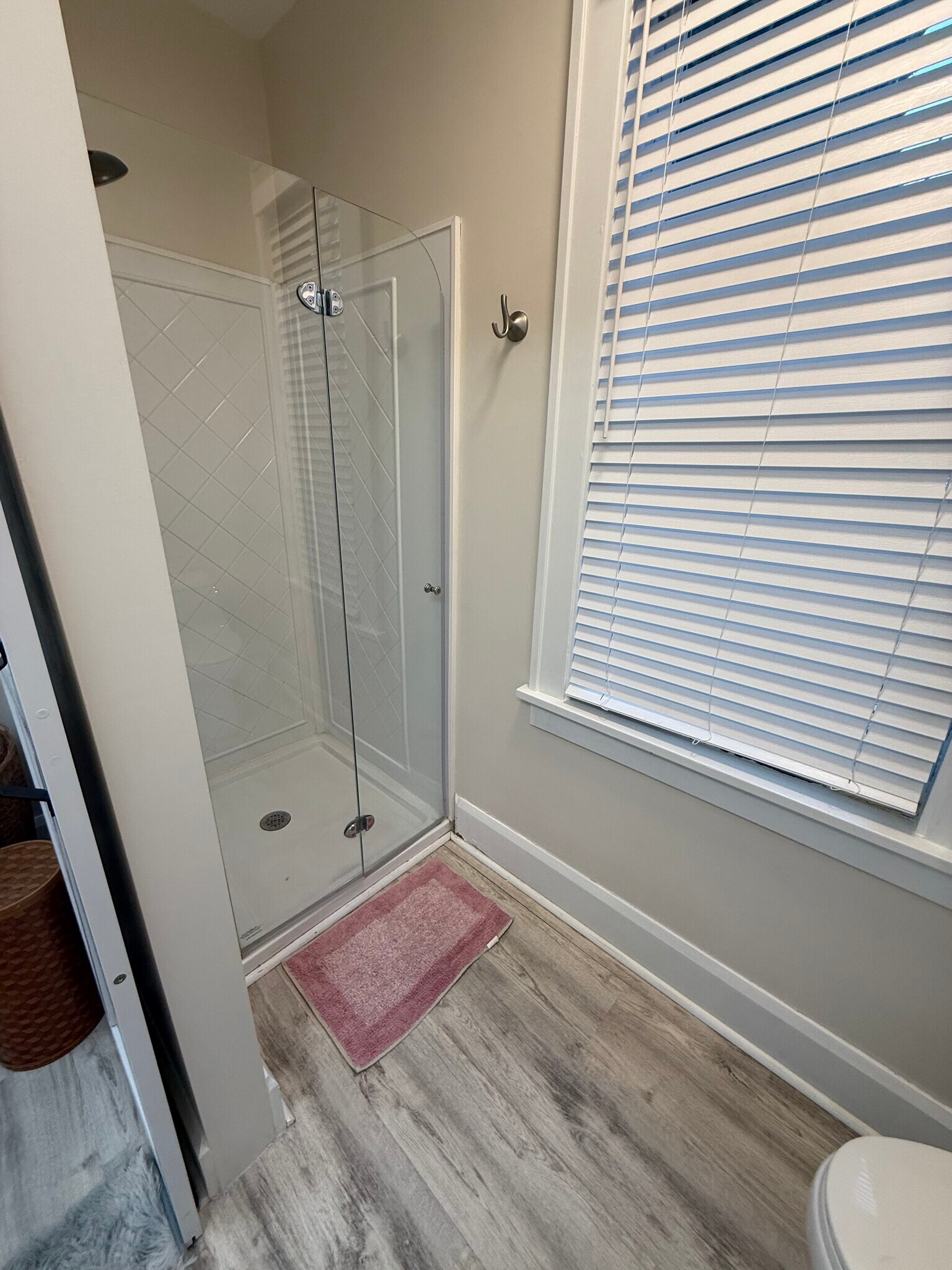 Building Photo - 852 Aetna St