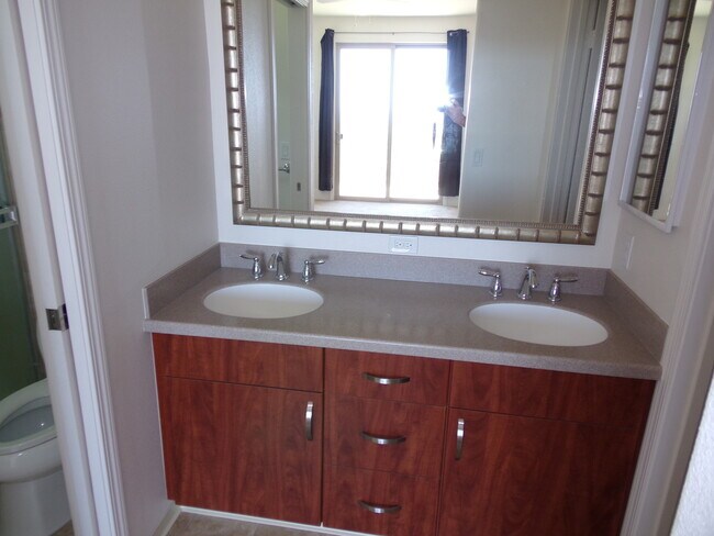 Building Photo - Kahiwelo at Makakilo 3 bedroom home for rent