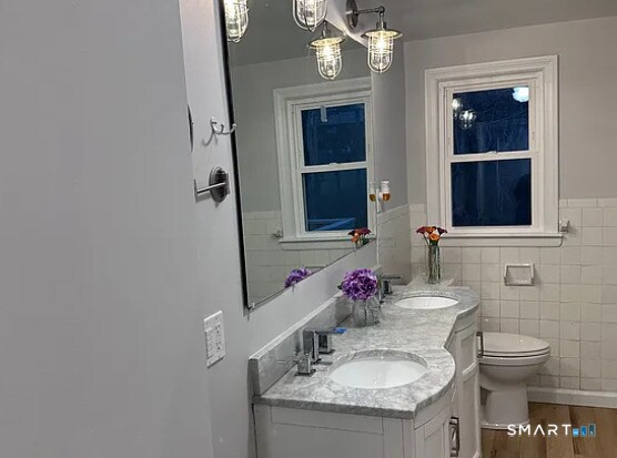 Building Photo - 81 Middlefield St