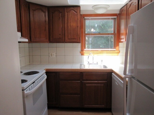 Building Photo - 43 Pleasant St