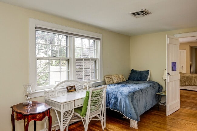 Building Photo - 148 Heritage Rd