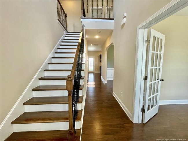 Building Photo - 608 Stonebriar Ave