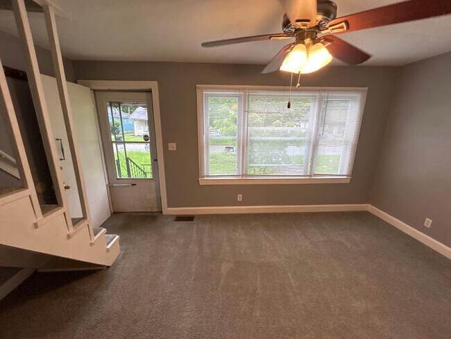 Building Photo - Cozy 4-Bedroom 1 Bath Home  in Peaceful Lo...