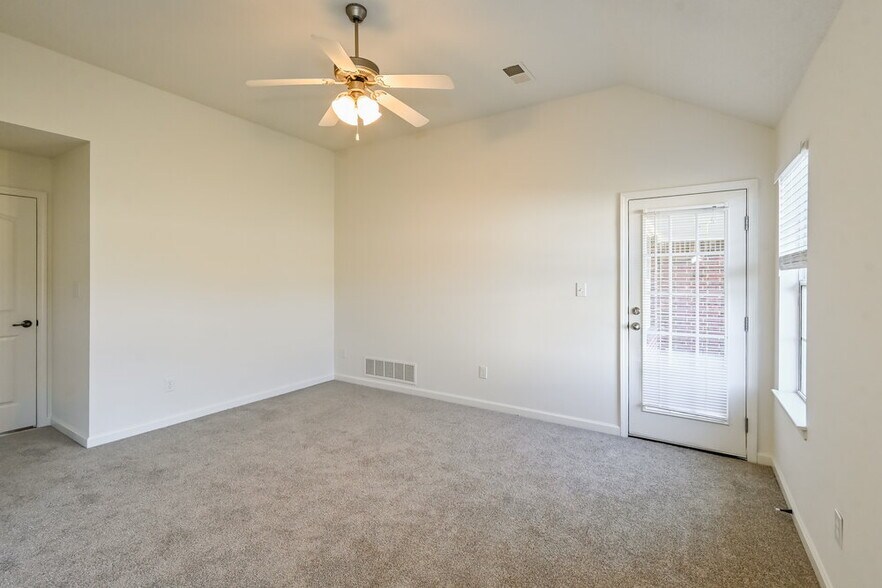 Building Photo - 7499 Essayons Dr