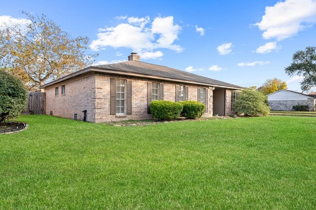 Building Photo - 9302 Claridge Dr