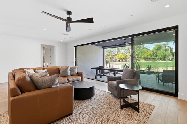 Building Photo - 4544 N Evans Dr