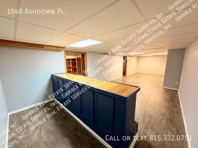 Building Photo - 1048 Ashdown Pl