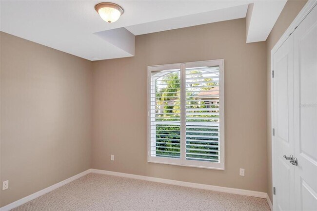 Building Photo - 4 Arena Lake Dr