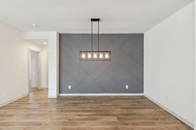 Building Photo - Stunning 4-Bed Home in Deer Creek Schools with Open Floorplan & Community Amenities