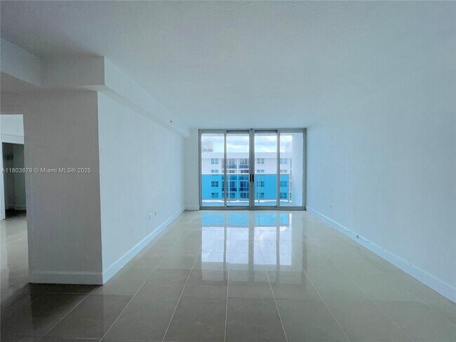 Building Photo - 7501 E Treasure Dr