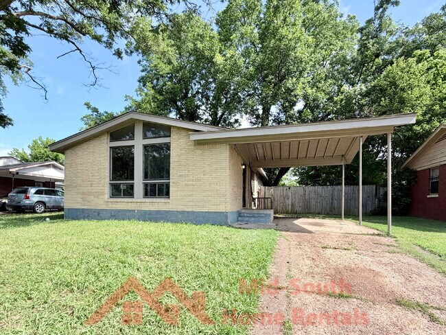 Building Photo - 2298 Dells Ave