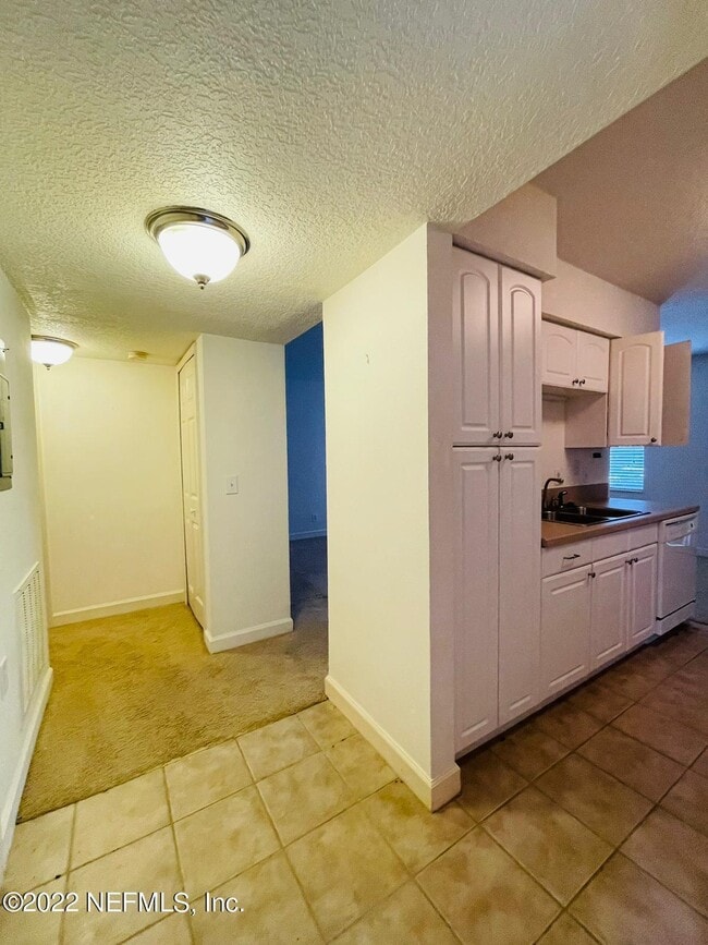 Building Photo - 1800 Park Ave