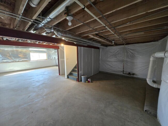 Building Photo - 348 Danforth Dr