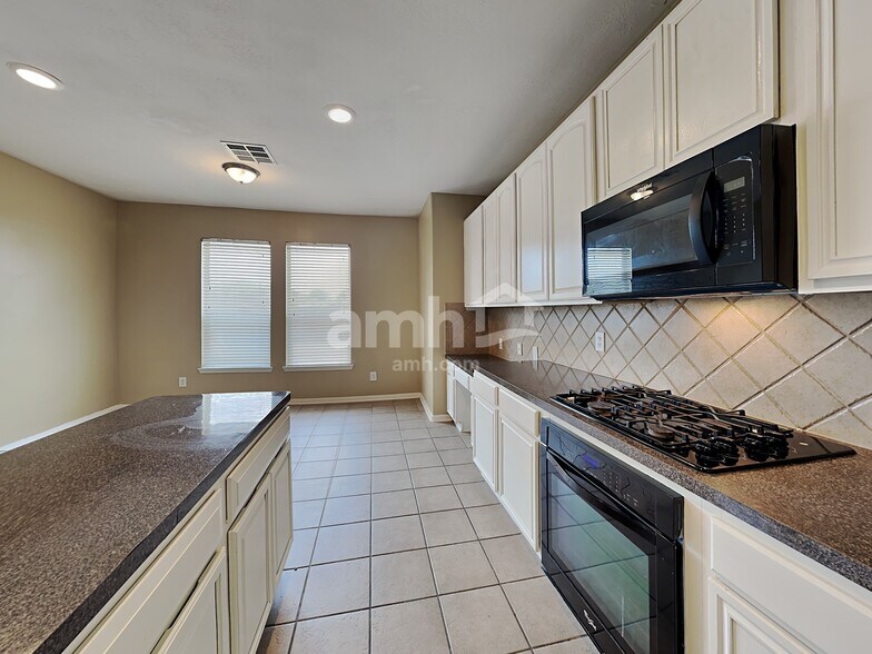 Building Photo - 3493 Cedar Prairie Dr