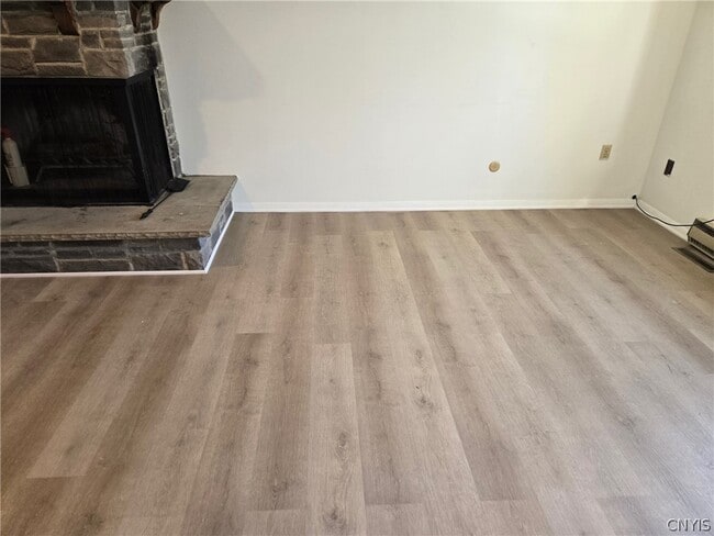 Building Photo - 8265 Warbler Way