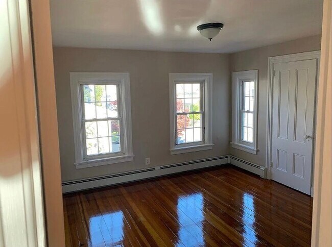 Building Photo - 29 King St