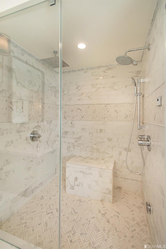 Building Photo - 3242 Washington St