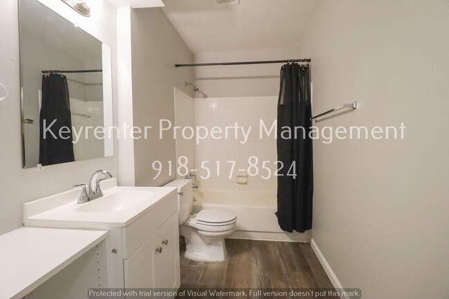 Building Photo - 2 Bed | 1 Bath Condo in Central Tulsa!