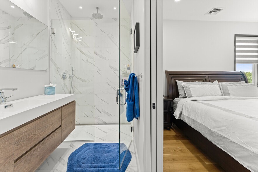 Building Photo - 191 Condor St